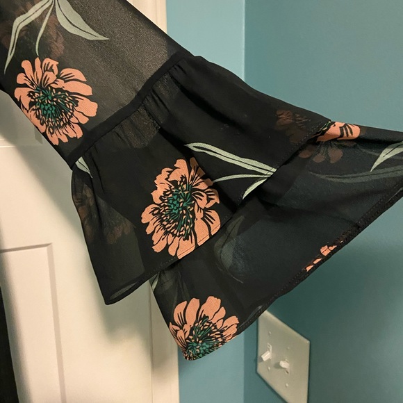 Cabi La-Di-Da Blouse - Picture 3 of 4